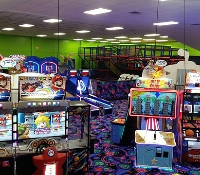 Can Arcades in Valdosta Keep Kids Off Their Phones?