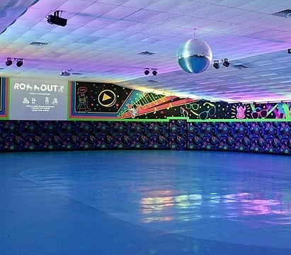Is Roller Skating in Valdosta Good for Date Night?